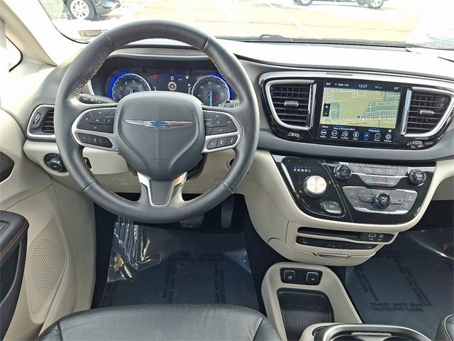 Used 2020 Chrysler Pacifica Touring-L Plus image 12