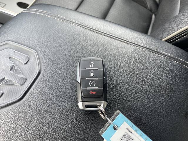 Used 2022 RAM 1500 Laramie AWD/4WD image 38