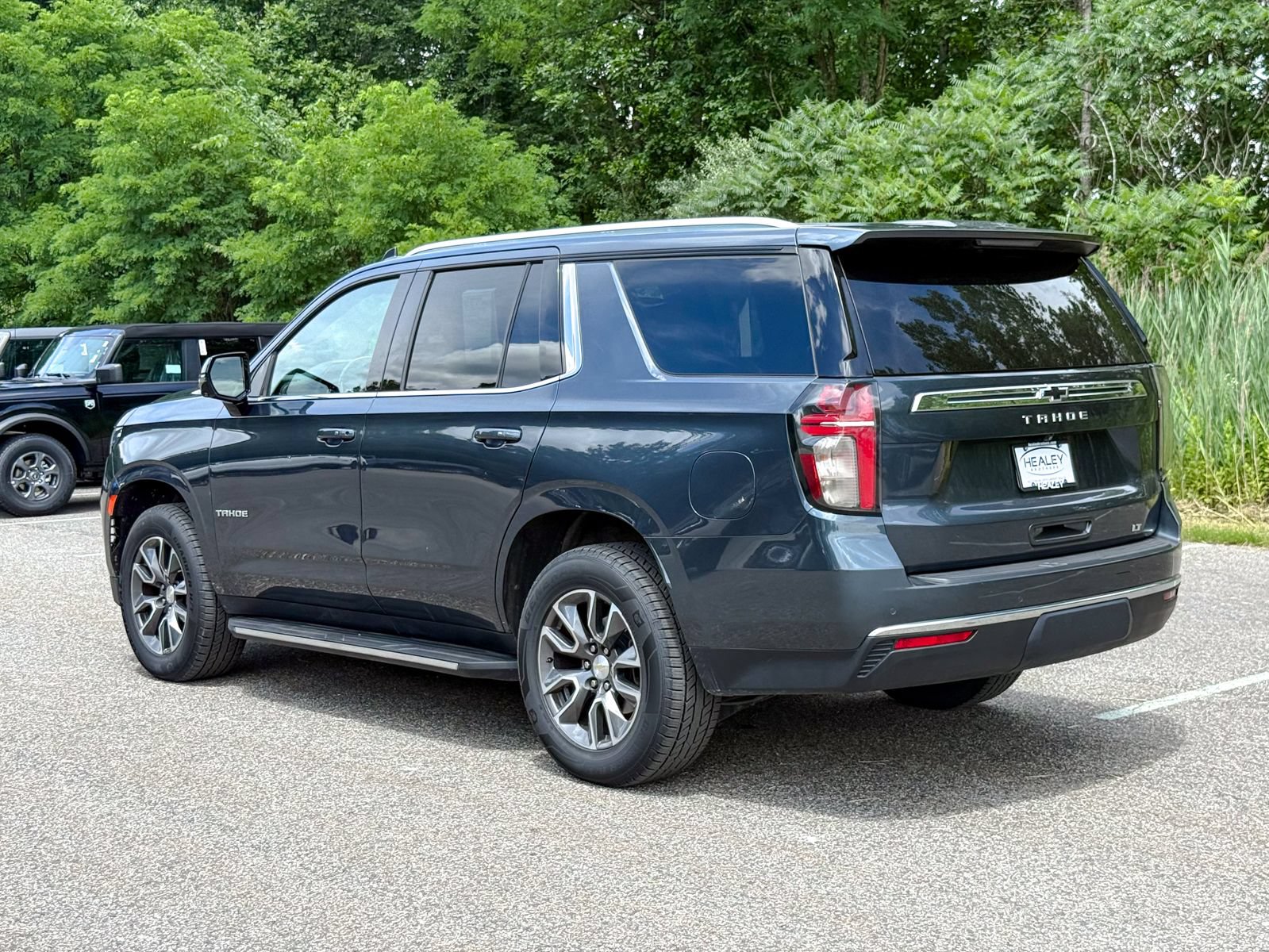 Used 2021 Chevrolet Tahoe LT w/ LT Signature Package AWD/4WD image 4