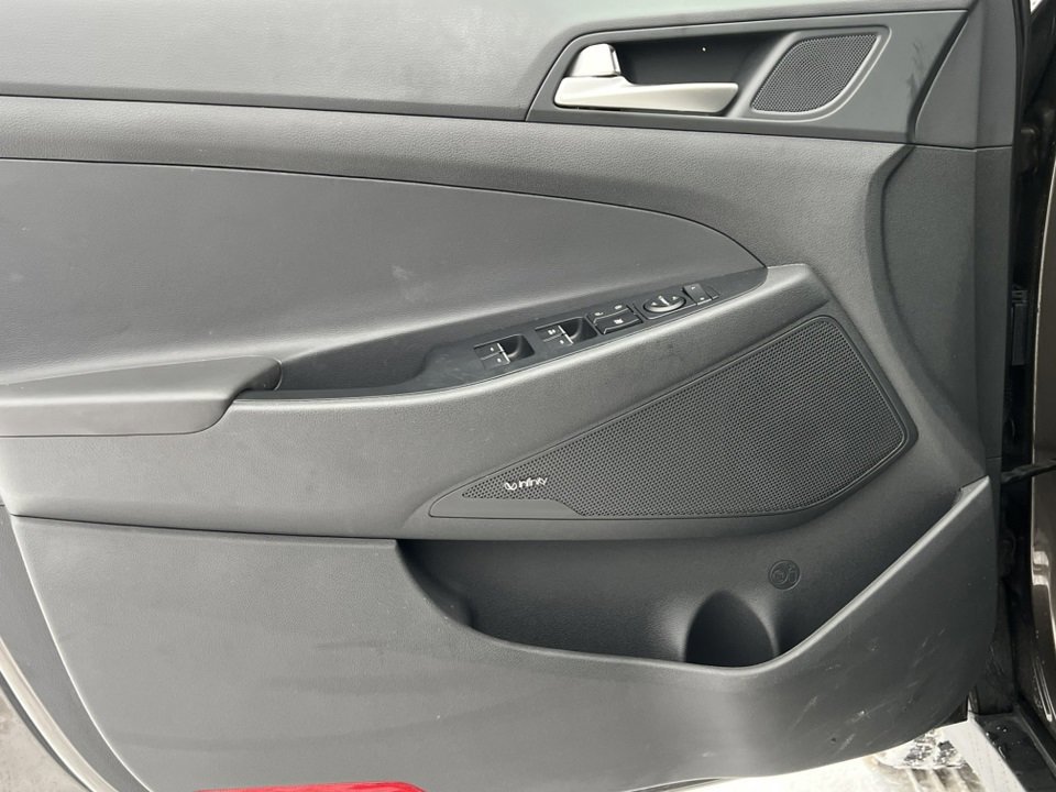 Used 2019 Hyundai Tucson Limited w/ Cargo Package image 18