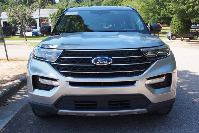 Certified 2022 Ford Explorer XLT w/ Equipment Group 202A AWD/4WD image 2