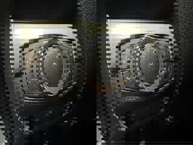 Certified 2019 Ford Explorer XLT w/ Equipment Group 202A image 20