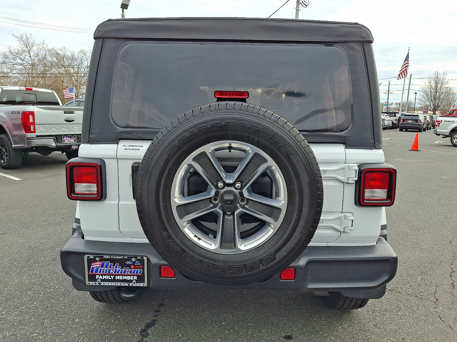 Used 2023 Jeep Wrangler Sahara image 6