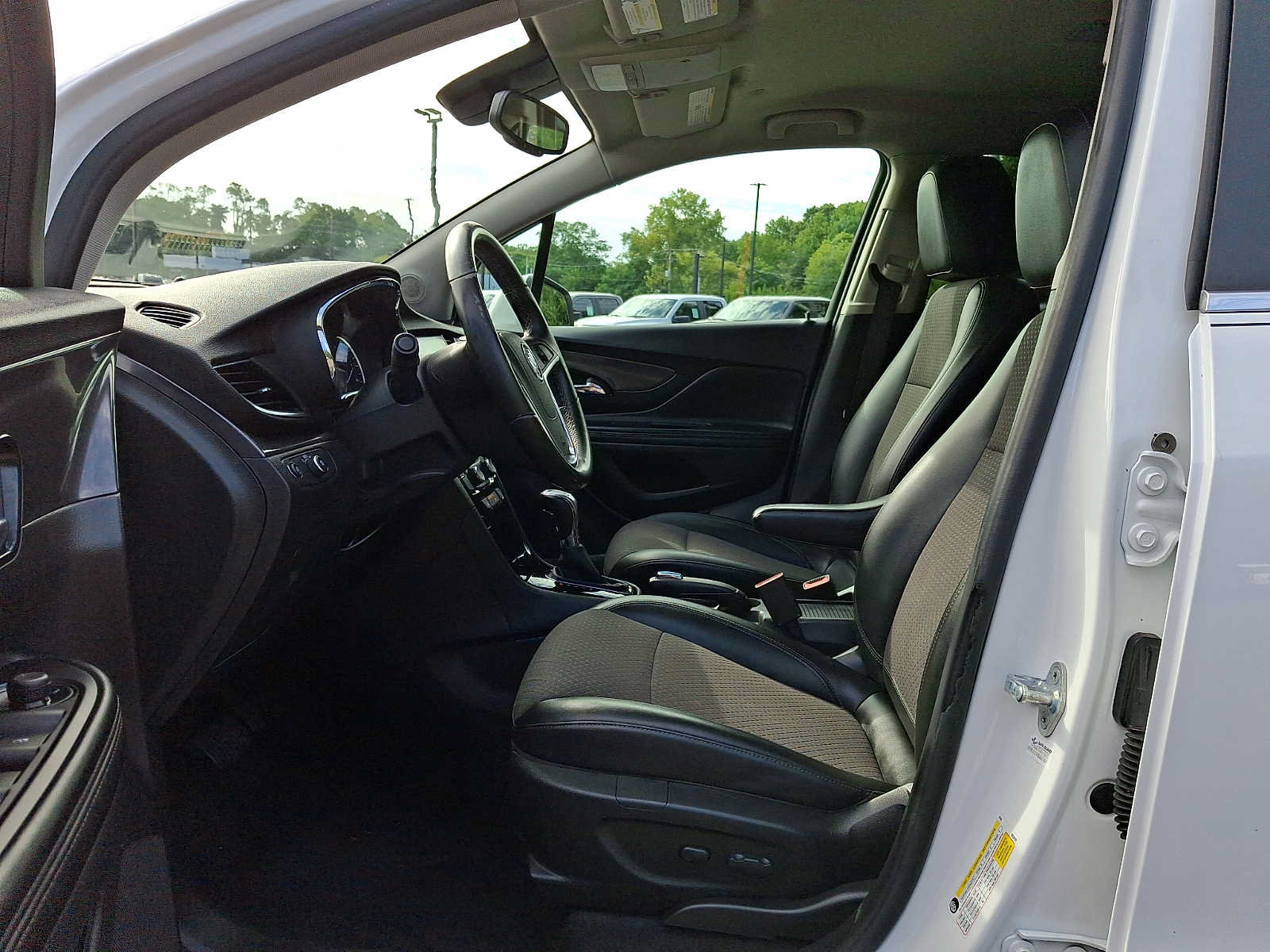 Used 2019 Buick Encore Preferred AWD/4WD image 13