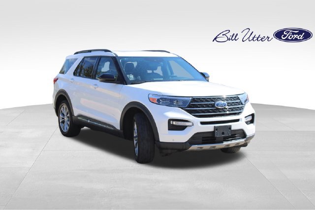 Certified 2023 Ford Explorer XLT w/ Equipment Group 202A AWD/4WD image 3