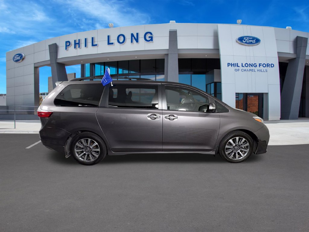 Used 2020 Toyota Sienna Limited Premium w/ Carpet Mat Package FWD image 6