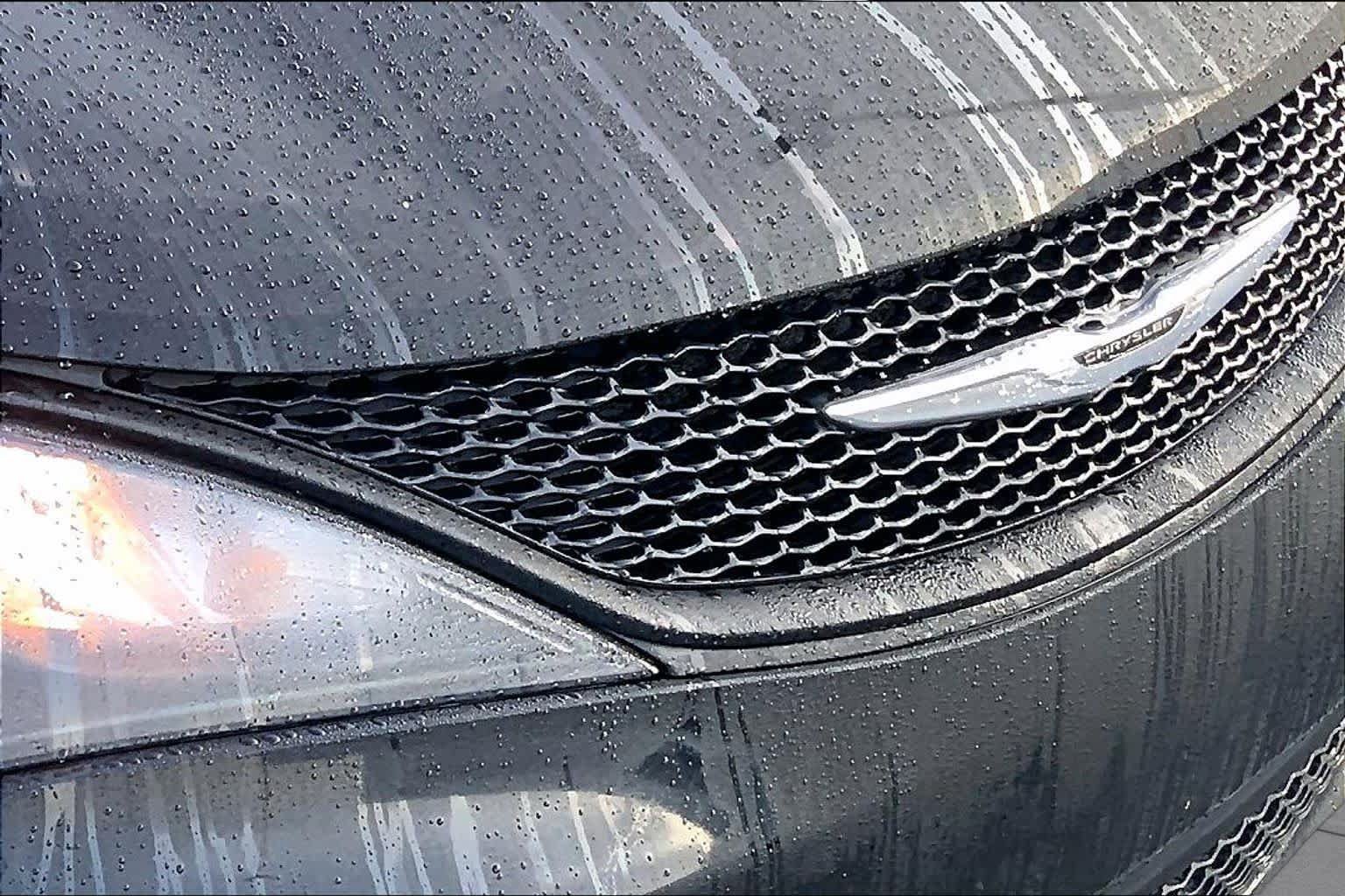 Used 2022 Chrysler Voyager LX FWD image 28