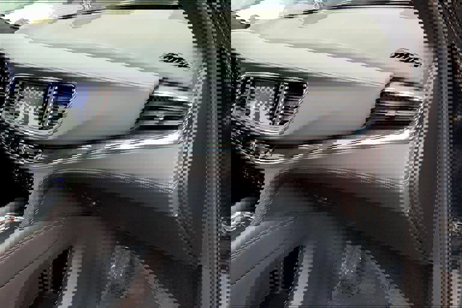 Used 2023 Buick Enclave Premium w/ Experience Buick Package image 18