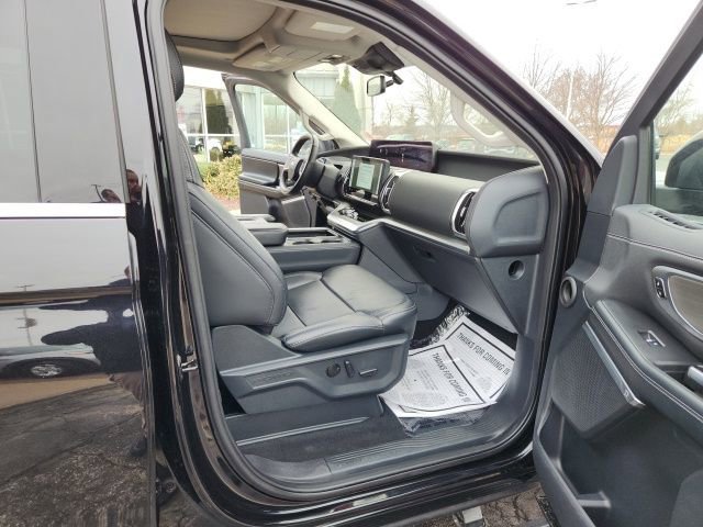 Certified 2025 Ford Expedition Max Platinum image 26