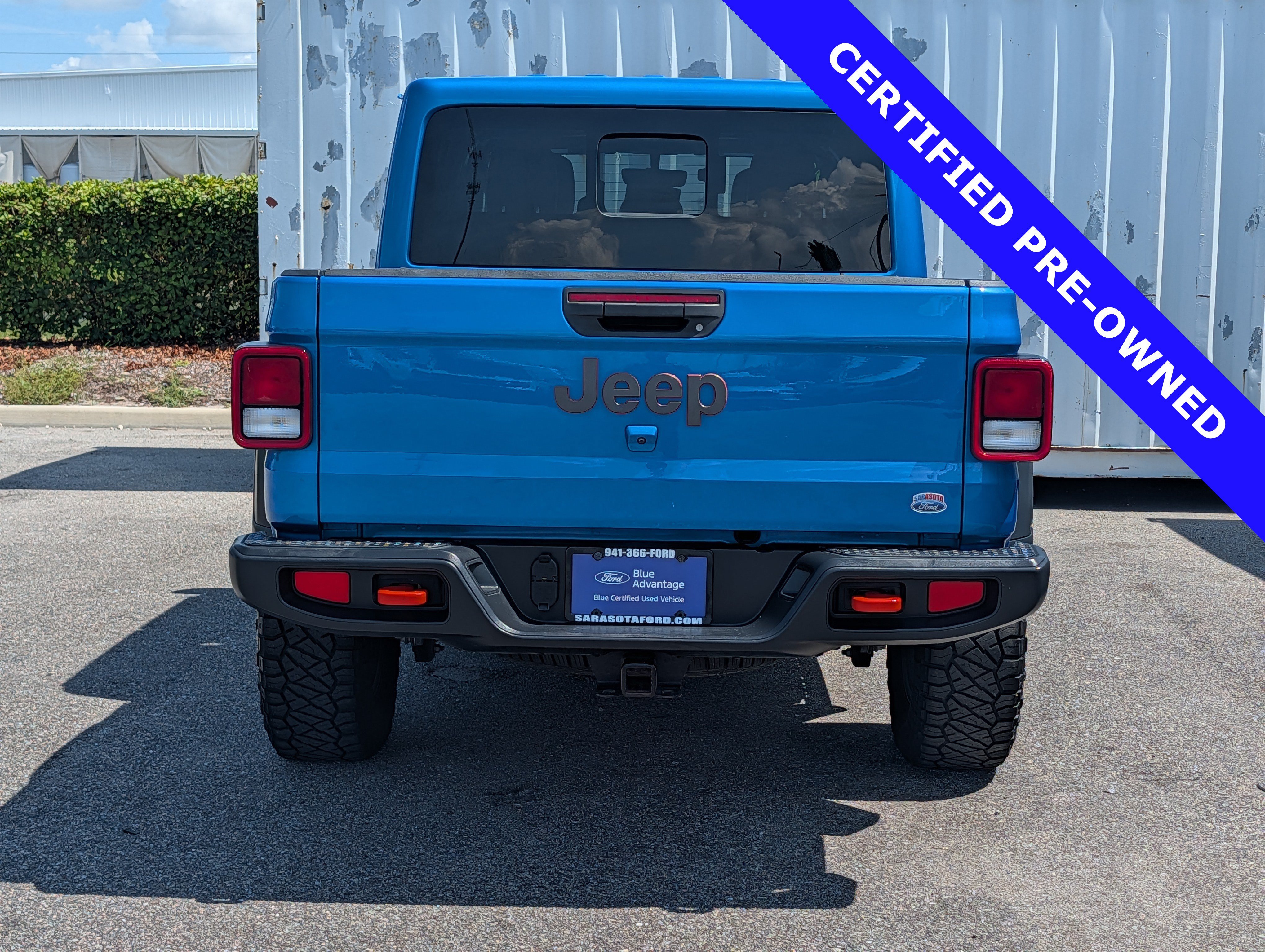 Used 2023 Jeep Gladiator Mojave w/ Cold Weather Group AWD/4WD image 5