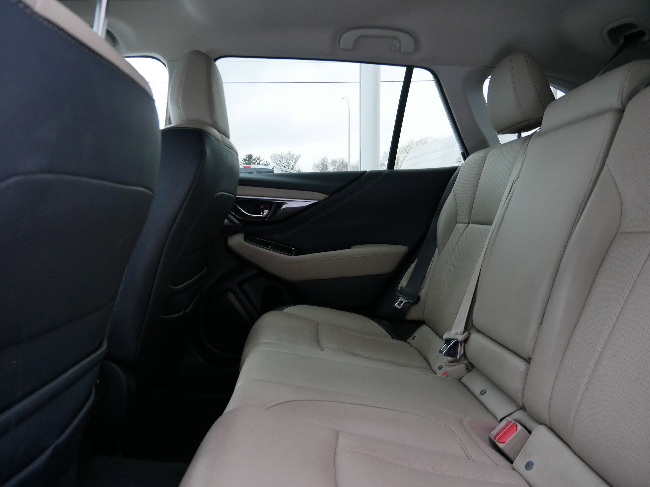 Used 2023 Subaru Outback Limited AWD/4WD image 7