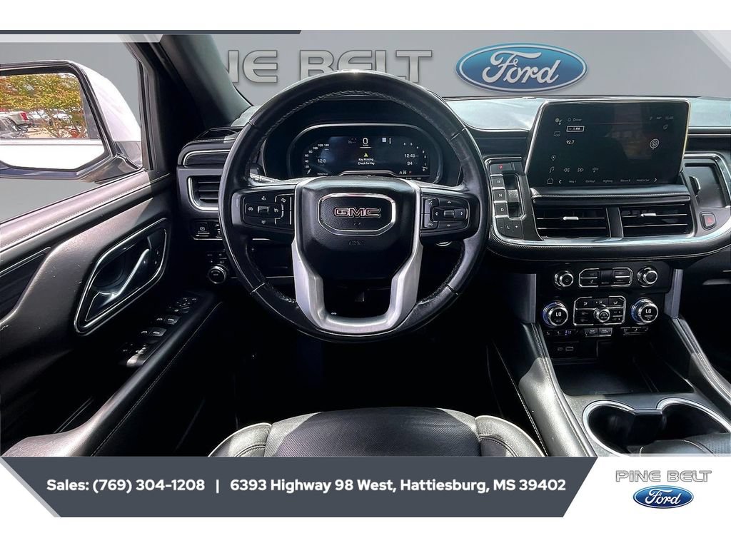 Used 2023 GMC Yukon XL SLT AWD/4WD image 5