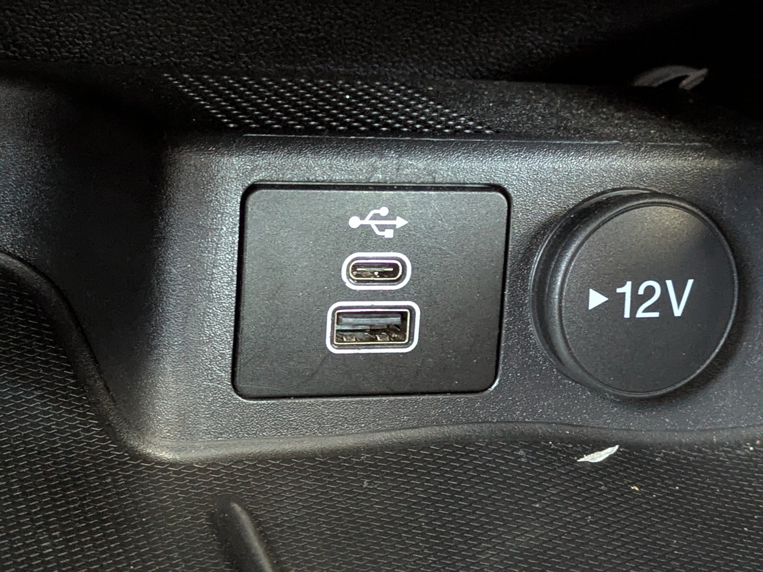 Certified 2025 Ford Escape ST-Line Select AWD/4WD image 24