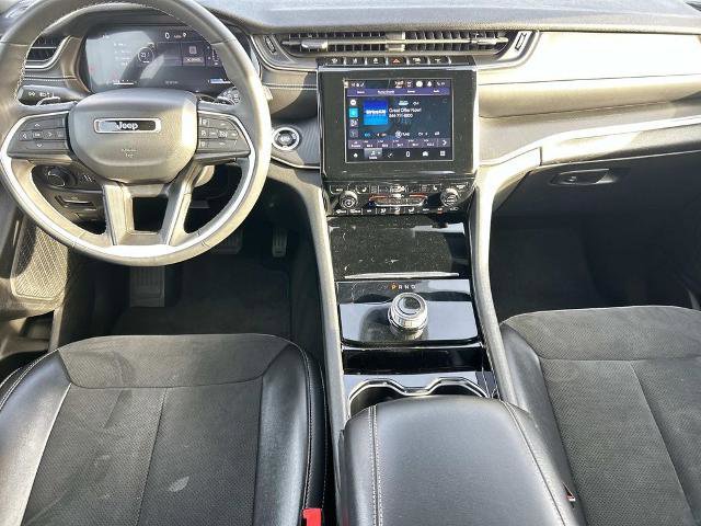Used 2023 Jeep Grand Cherokee Altitude AWD/4WD image 12