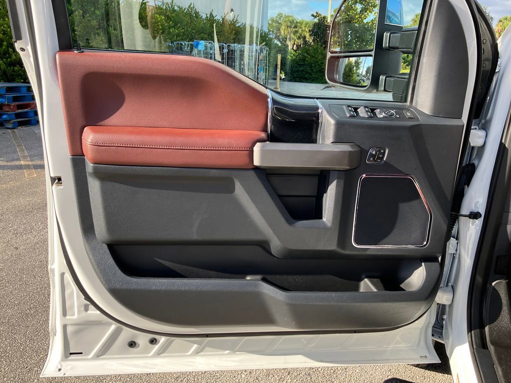 Certified 2022 Ford F450 Platinum w/ FX4 Off-Road Package image 29