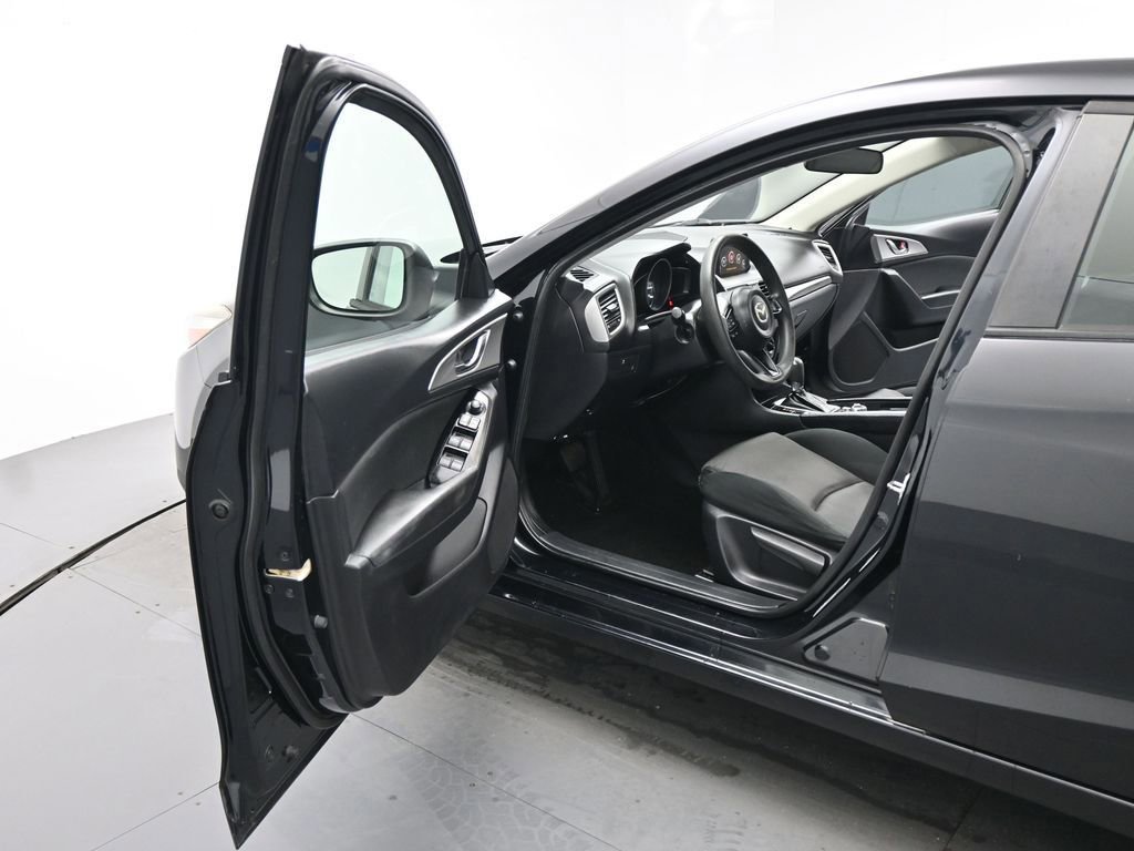 Used 2018 MAZDA MAZDA3 Sport image 37