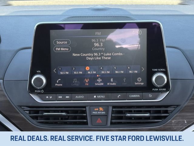 Used 2024 Nissan Altima 2.5 SV image 15