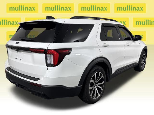 Certified 2025 Ford Explorer ST-Line image 4