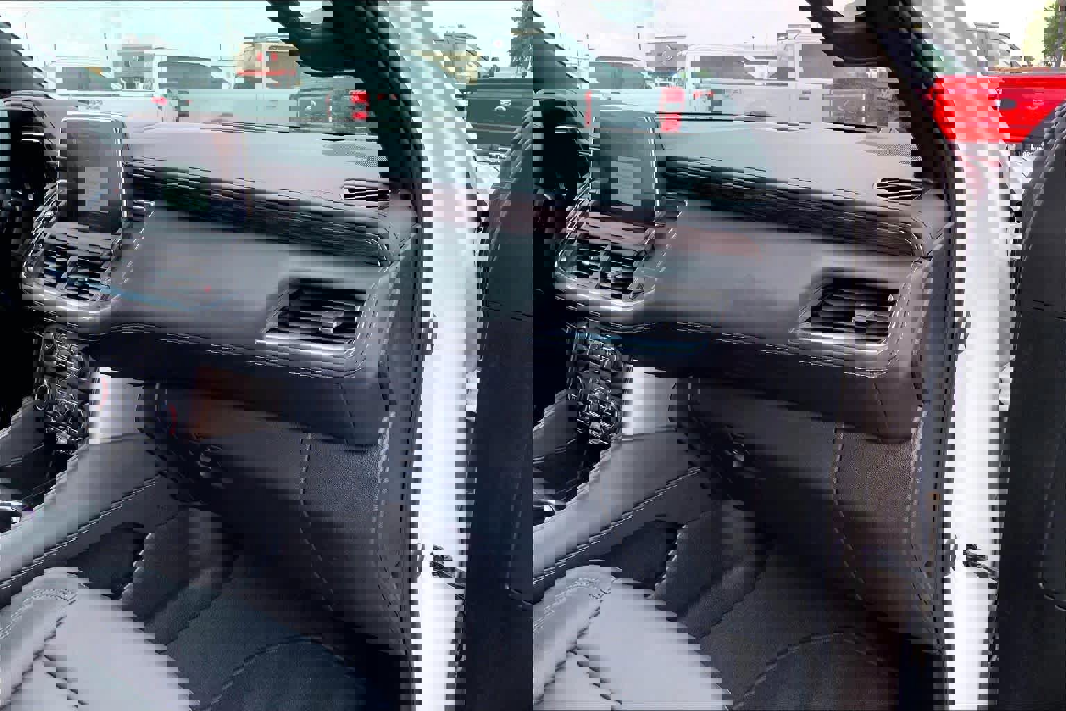 Used 2023 Chevrolet Tahoe Z71 w/ Luxury Package image 19