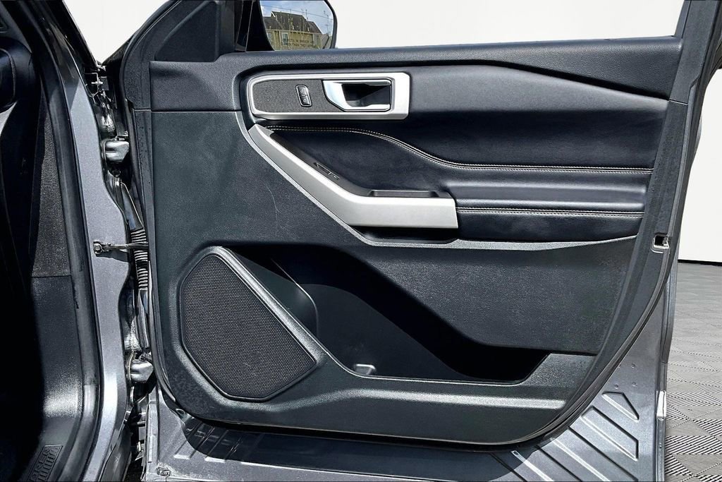 Certified 2021 Ford Explorer XLT w/ Equipment Group 202A image 24