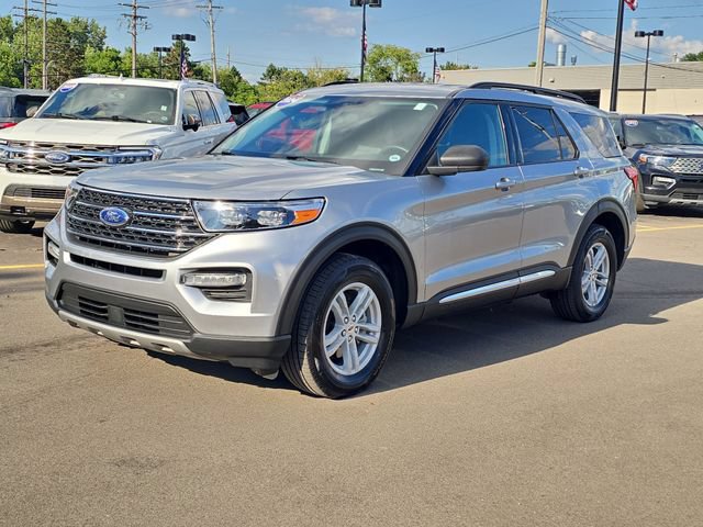 Certified 2024 Ford Explorer XLT w/ Equipment Group 202A AWD/4WD image 2