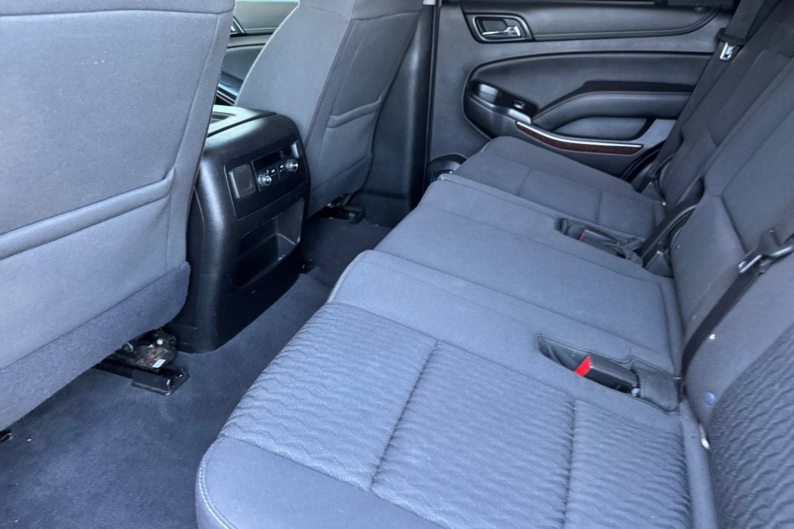 Used 2020 GMC Yukon SLE w/ SLE Value Package AWD/4WD image 6