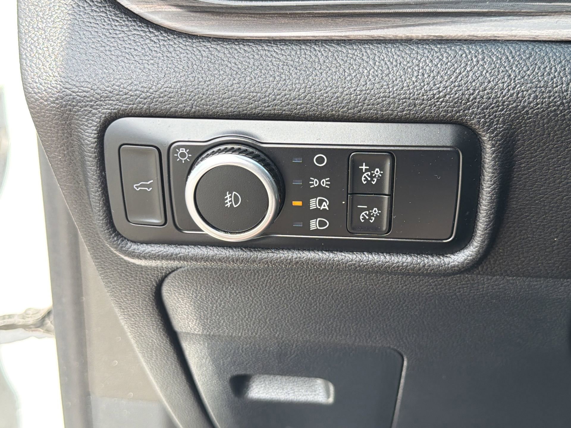 Certified 2023 Ford Explorer Limited image 22