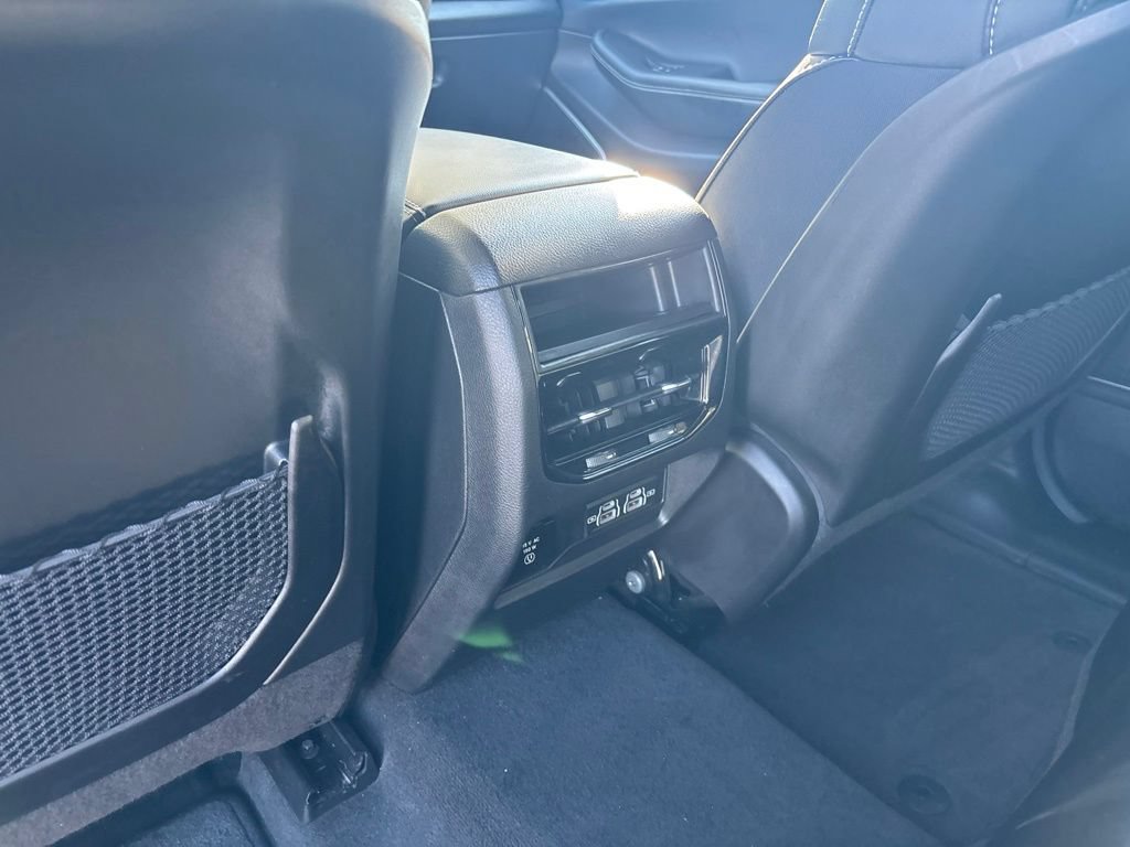 Used 2022 Jeep Grand Cherokee Altitude AWD/4WD image 32