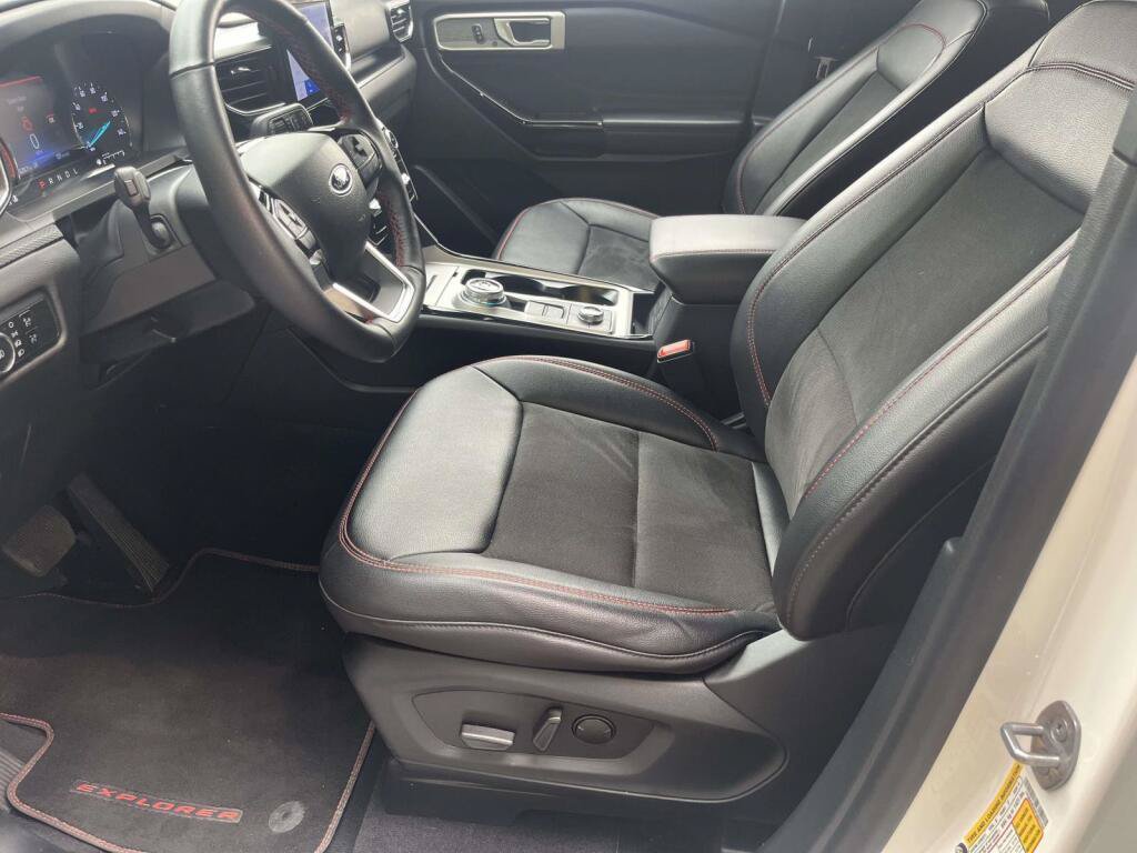 Certified 2023 Ford Explorer ST-Line w/ Class IV Trailer Tow Package AWD/4WD image 16