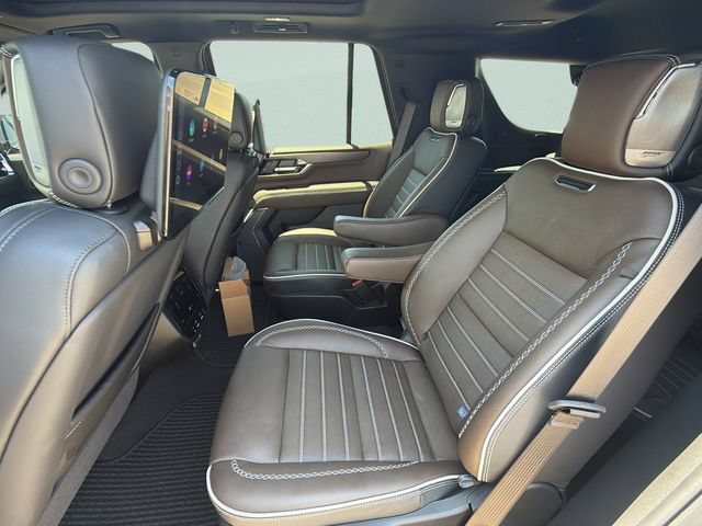 Used 2025 GMC Yukon Denali Ultimate AWD/4WD image 18