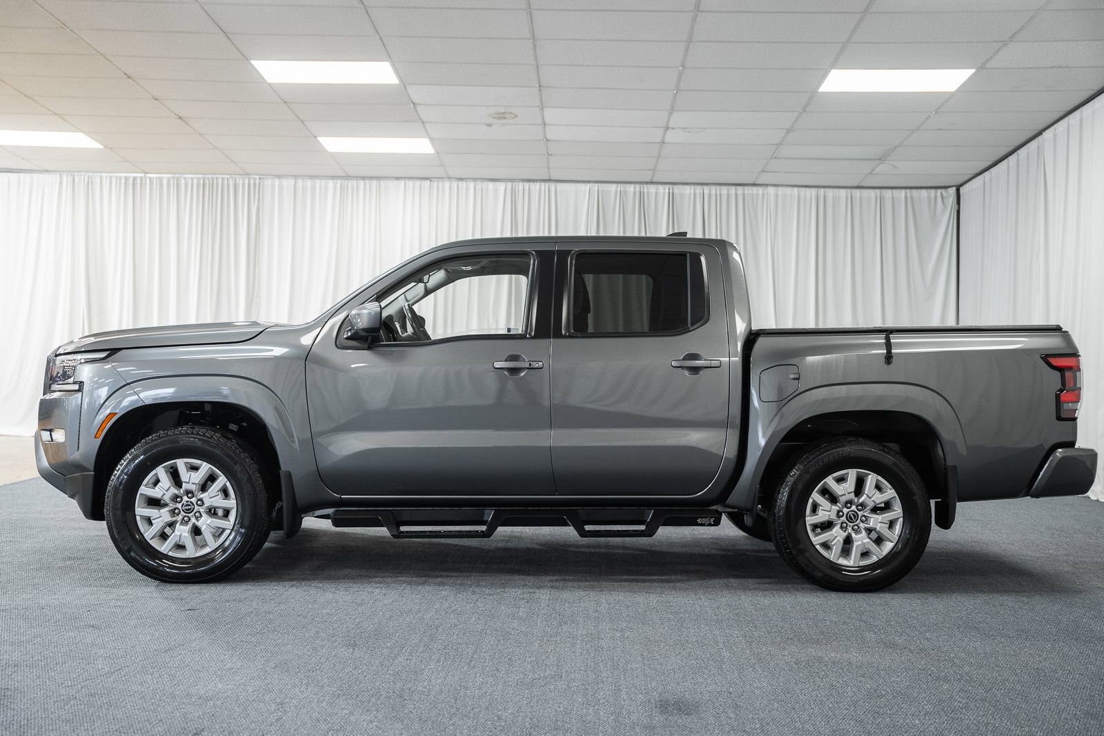 Used 2023 Nissan Frontier SV w/ SV Premium Package image 5