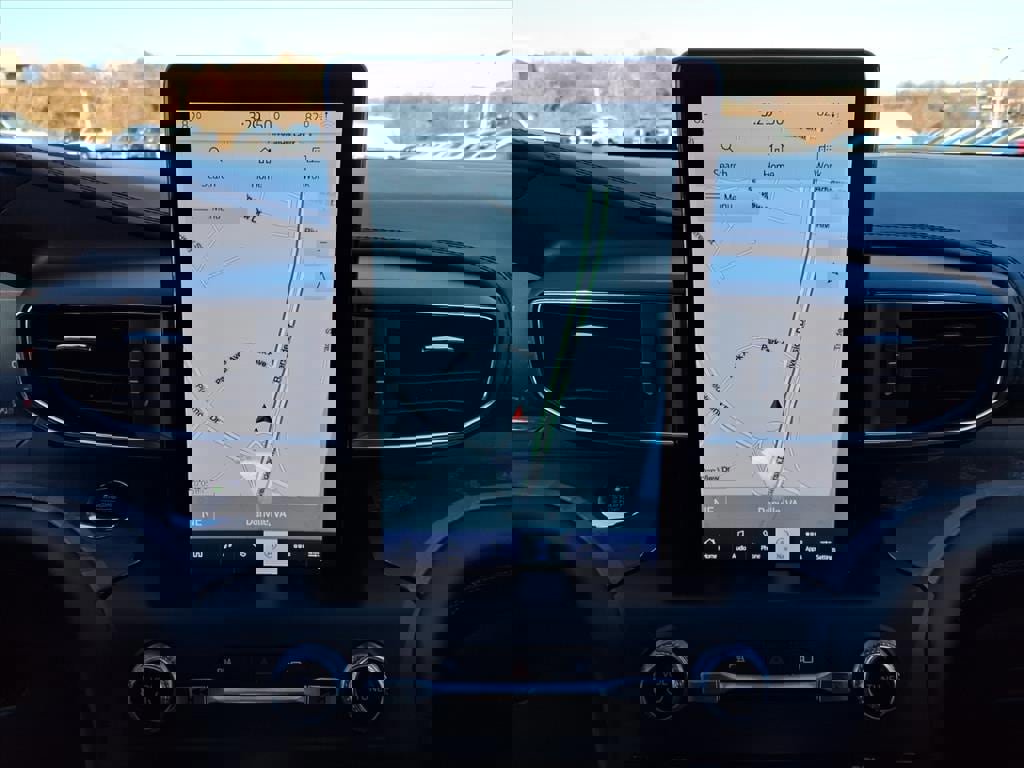 Certified 2020 Ford Explorer Platinum w/ Premium Technology Package image 14