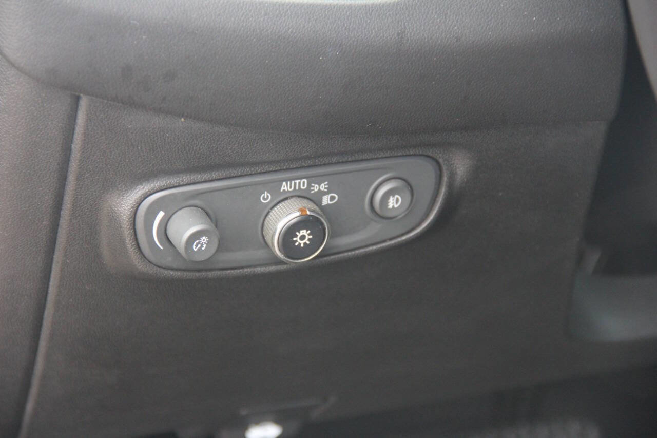 Used 2020 Chevrolet Equinox LT image 27