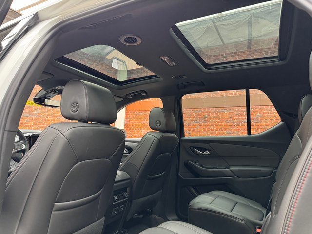 Used 2023 Chevrolet Traverse RS image 24