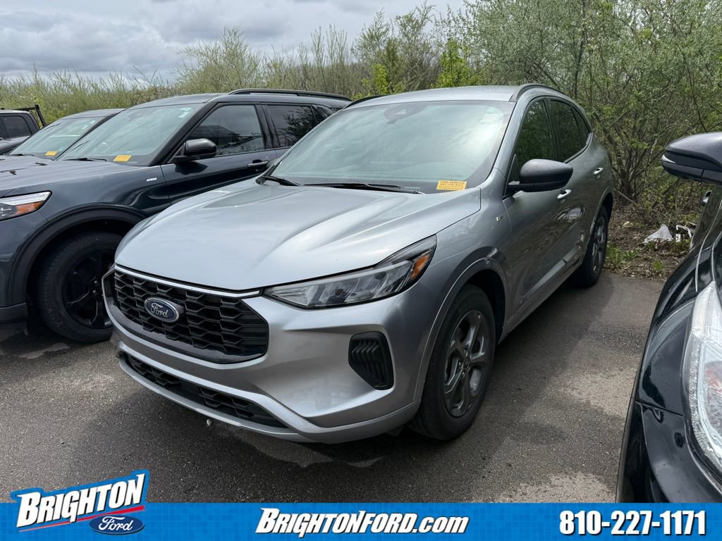 Certified 2024 Ford Escape ST-Line w/ Tech Pack #1 AWD/4WD image 3