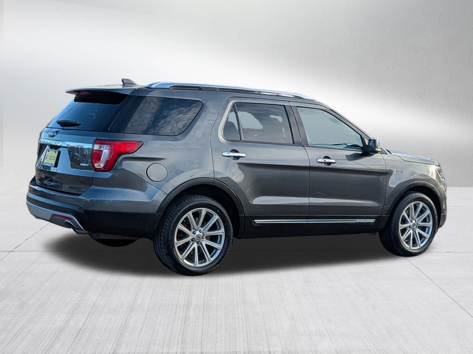 Certified 2017 Ford Explorer Limited w/ Equipment Group 303A image 5