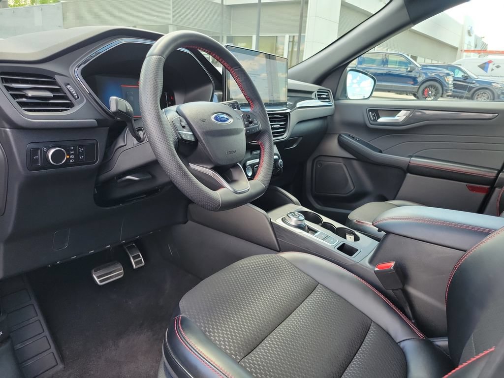 Certified 2023 Ford Escape ST-Line w/ Tech Pack #1 FWD image 21