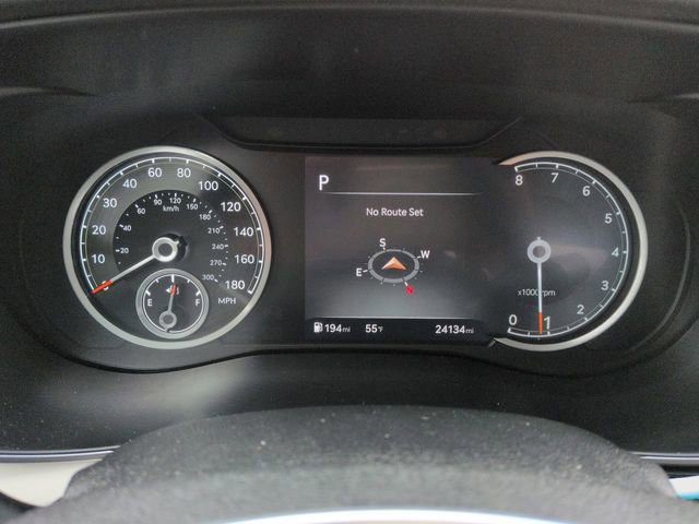 Used 2025 Genesis G70 2.5T image 28