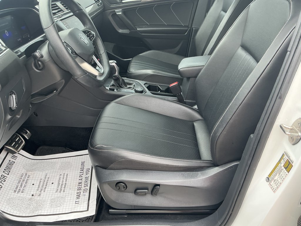 Used 2022 Volkswagen Tiguan SE R-Line AWD/4WD image 15