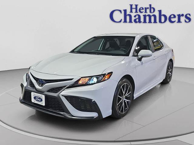 Used 2023 Toyota Camry SE w/ Cold Weather Package FWD image 11