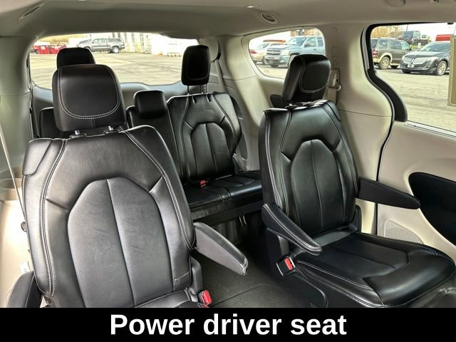 Used 2024 Chrysler Pacifica Touring-L FWD image 14