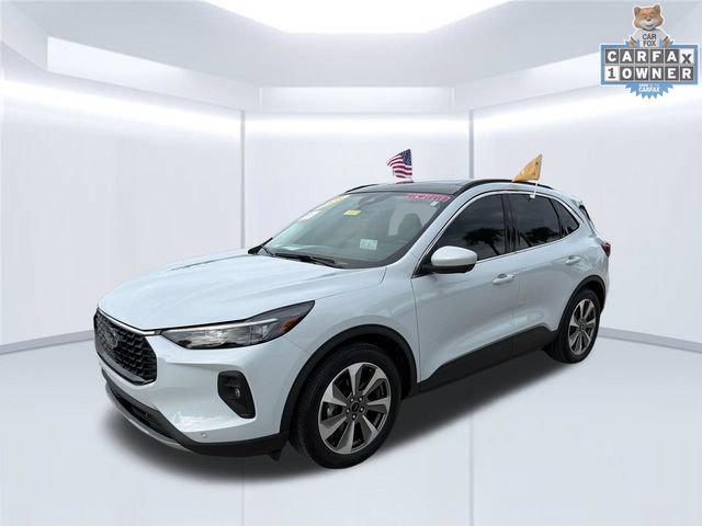 Certified 2025 Ford Escape Platinum w/ Premium Technology Package FWD image 3