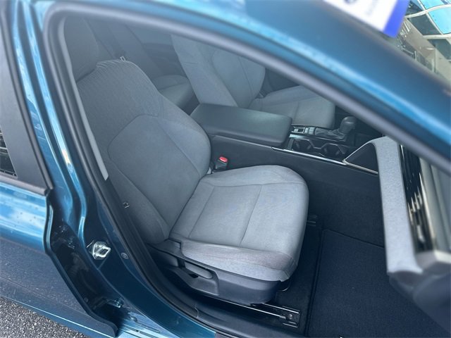 Used 2025 Toyota Camry LE w/ Convenience Package image 27