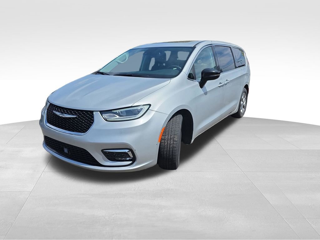 Used 2024 Chrysler Pacifica Limited FWD image 4