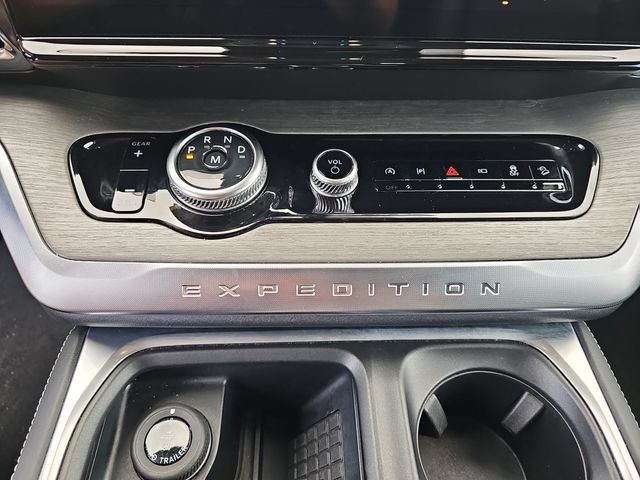 Certified 2025 Ford Expedition Platinum AWD/4WD image 32