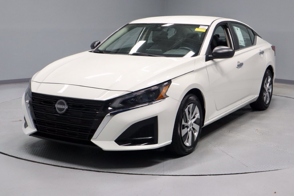 Used 2025 Nissan Altima 2.5 S FWD image 6
