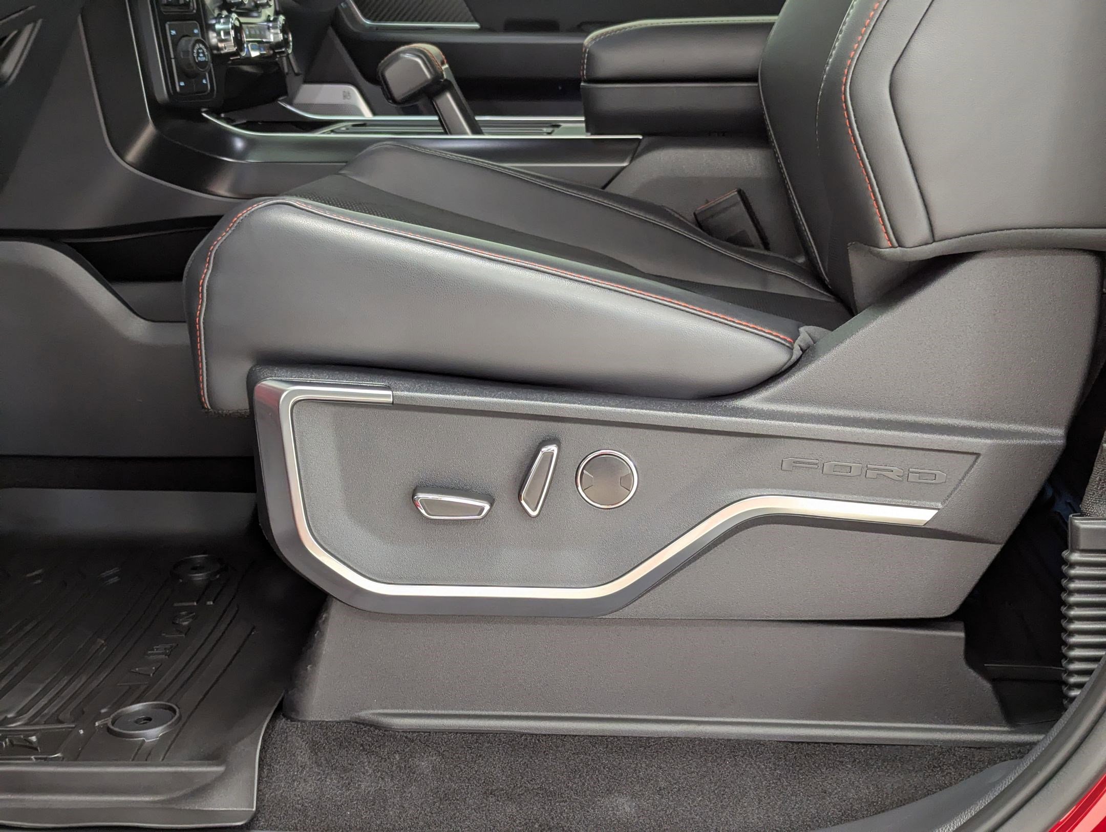 Certified 2025 Ford F150 Raptor image 12