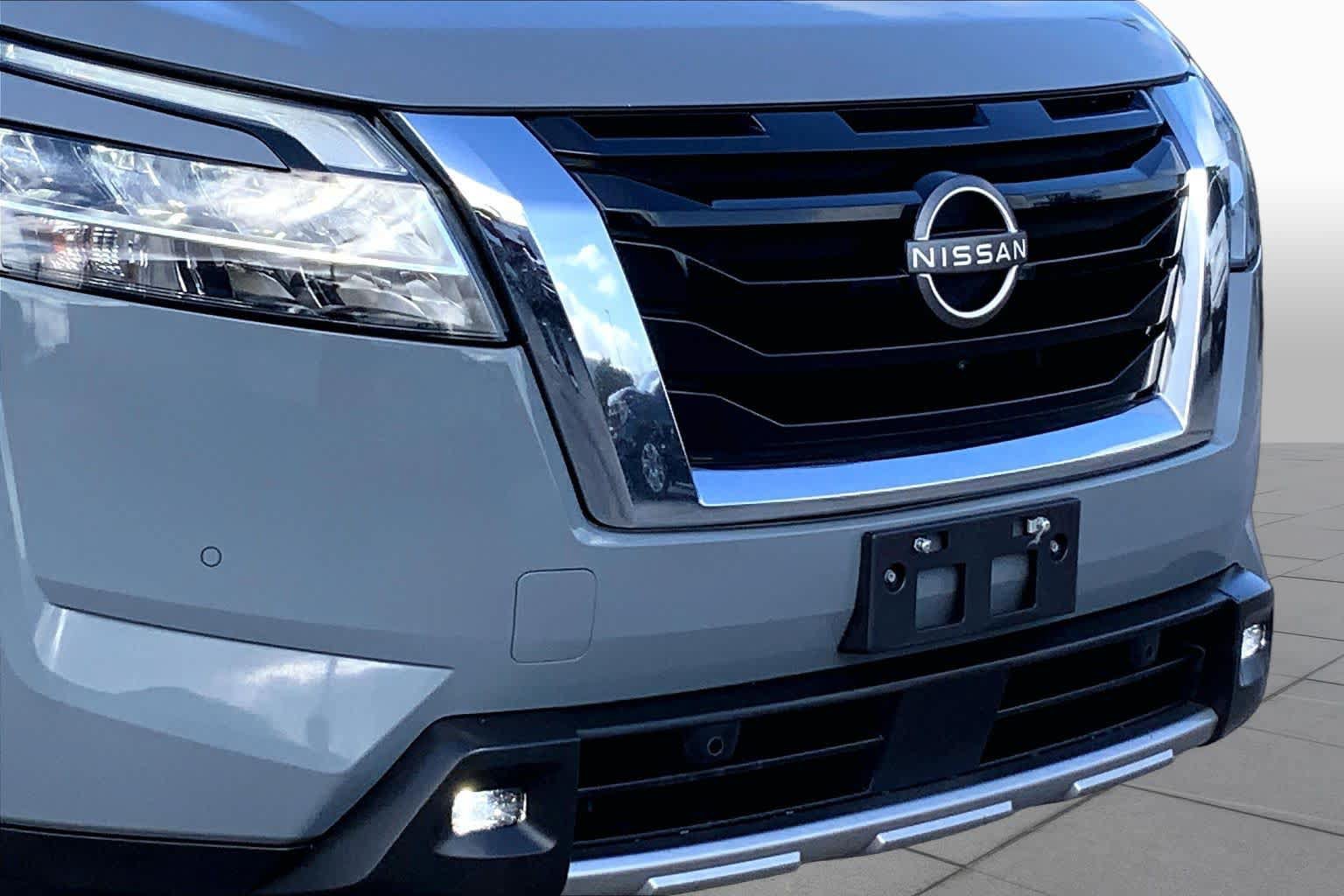 Used 2022 Nissan Pathfinder Platinum AWD/4WD image 28