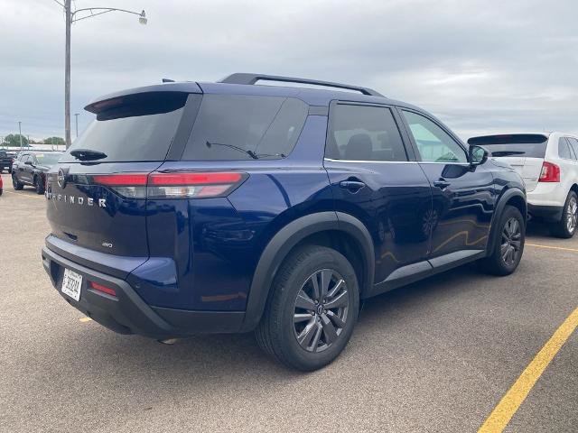 Used 2025 Nissan Pathfinder SV AWD/4WD image 10