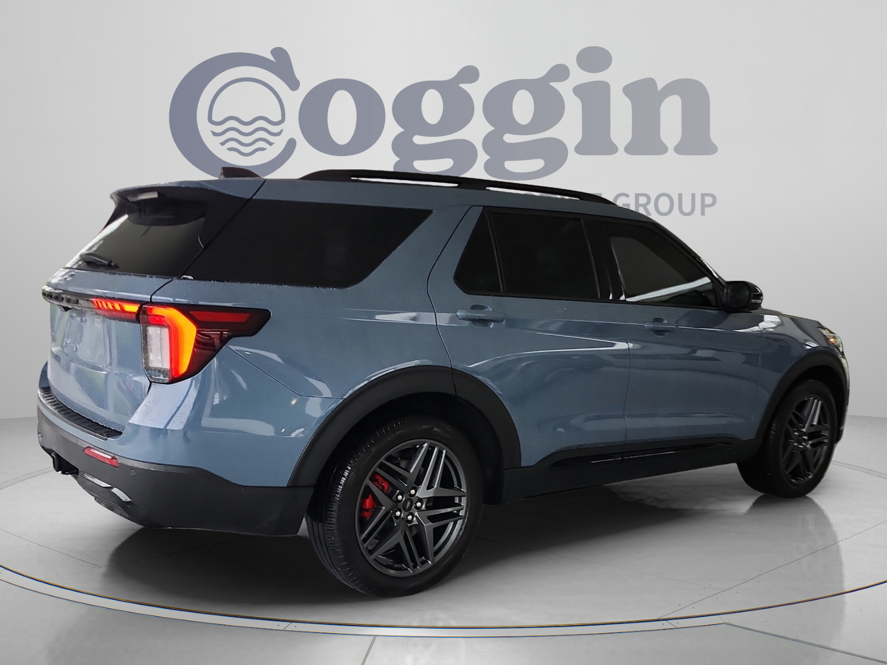 Certified 2025 Ford Explorer ST-Line w/ Premium Package RWD image 5
